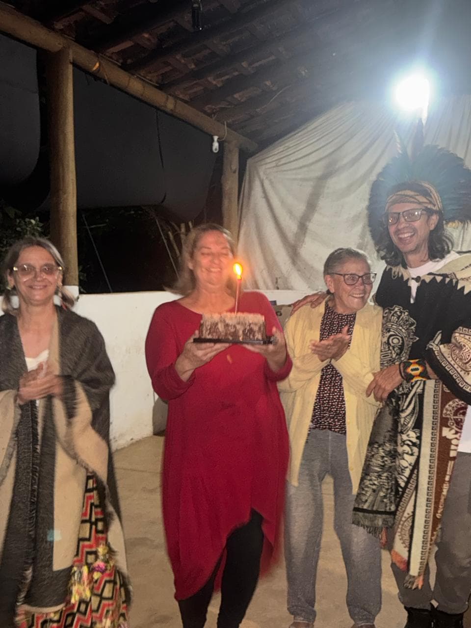 A SABEDORIA DA CORUJA — ENXERGAR ALÉM DO QUE OS OLHOS VEEM. Silêncio, intuição, discernimento e a sabedoria de atravessar os ciclos. A Coruja nos convida ao silêncio e à observação para reconhecer aquilo que precisa ser visto e atravessar as mudanças com consciência. — foto 28