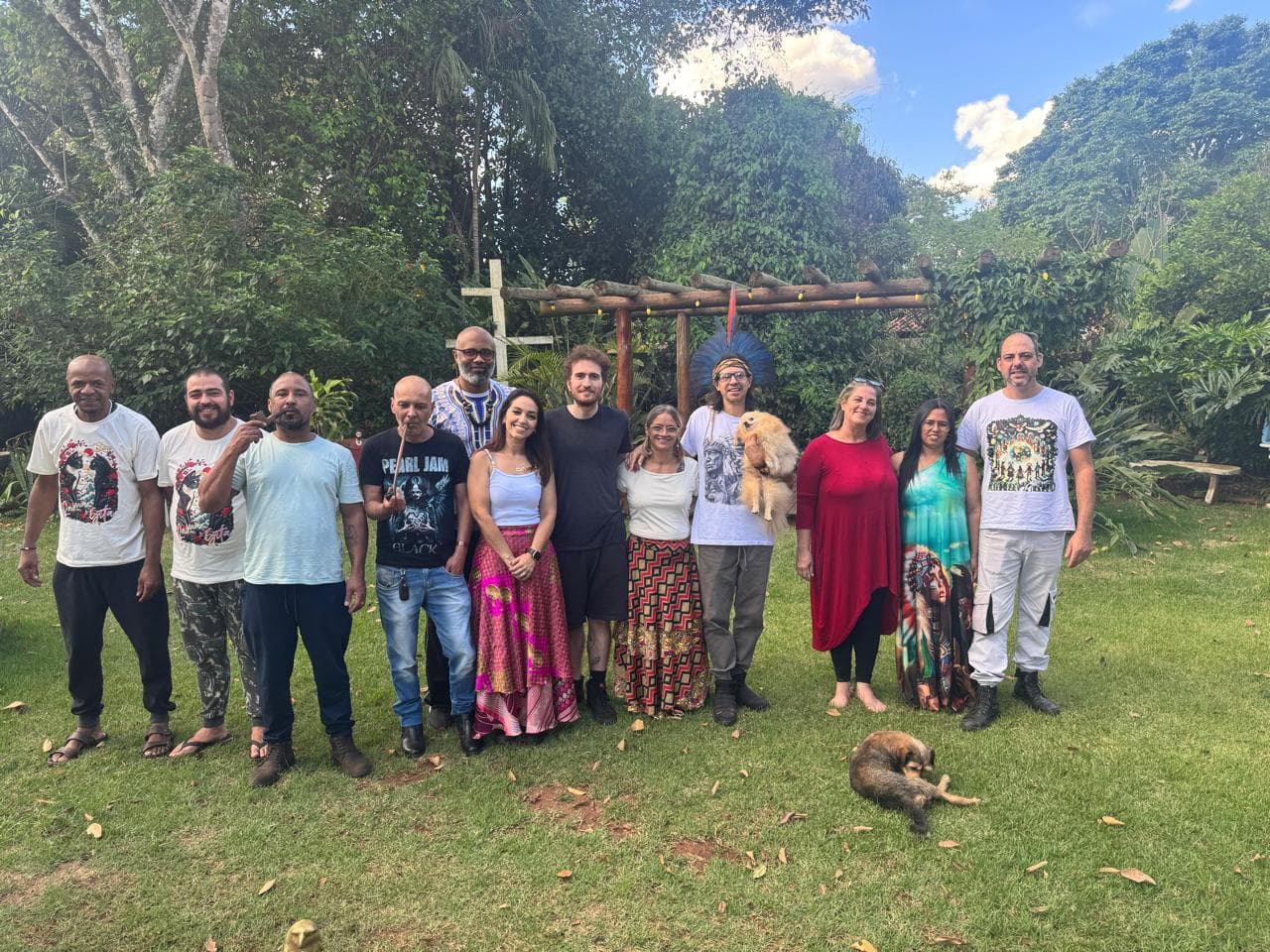 A SABEDORIA DA CORUJA — ENXERGAR ALÉM DO QUE OS OLHOS VEEM. Silêncio, intuição, discernimento e a sabedoria de atravessar os ciclos. A Coruja nos convida ao silêncio e à observação para reconhecer aquilo que precisa ser visto e atravessar as mudanças com consciência. — foto 23